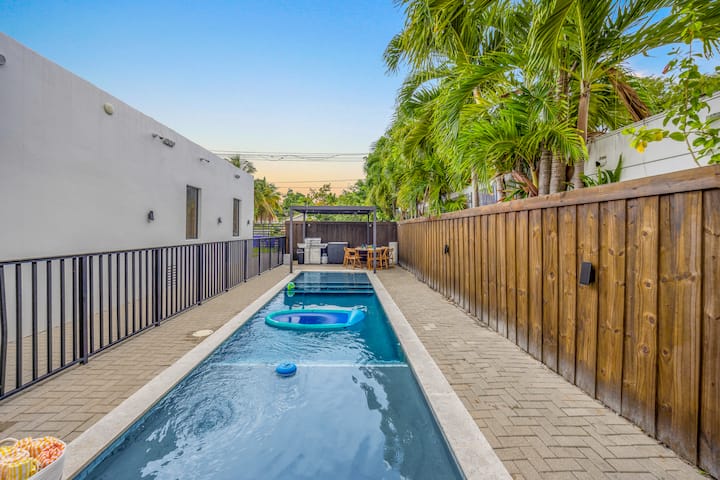 Casa Cora · Climate Pool & Grill · Design District - Miami, FL