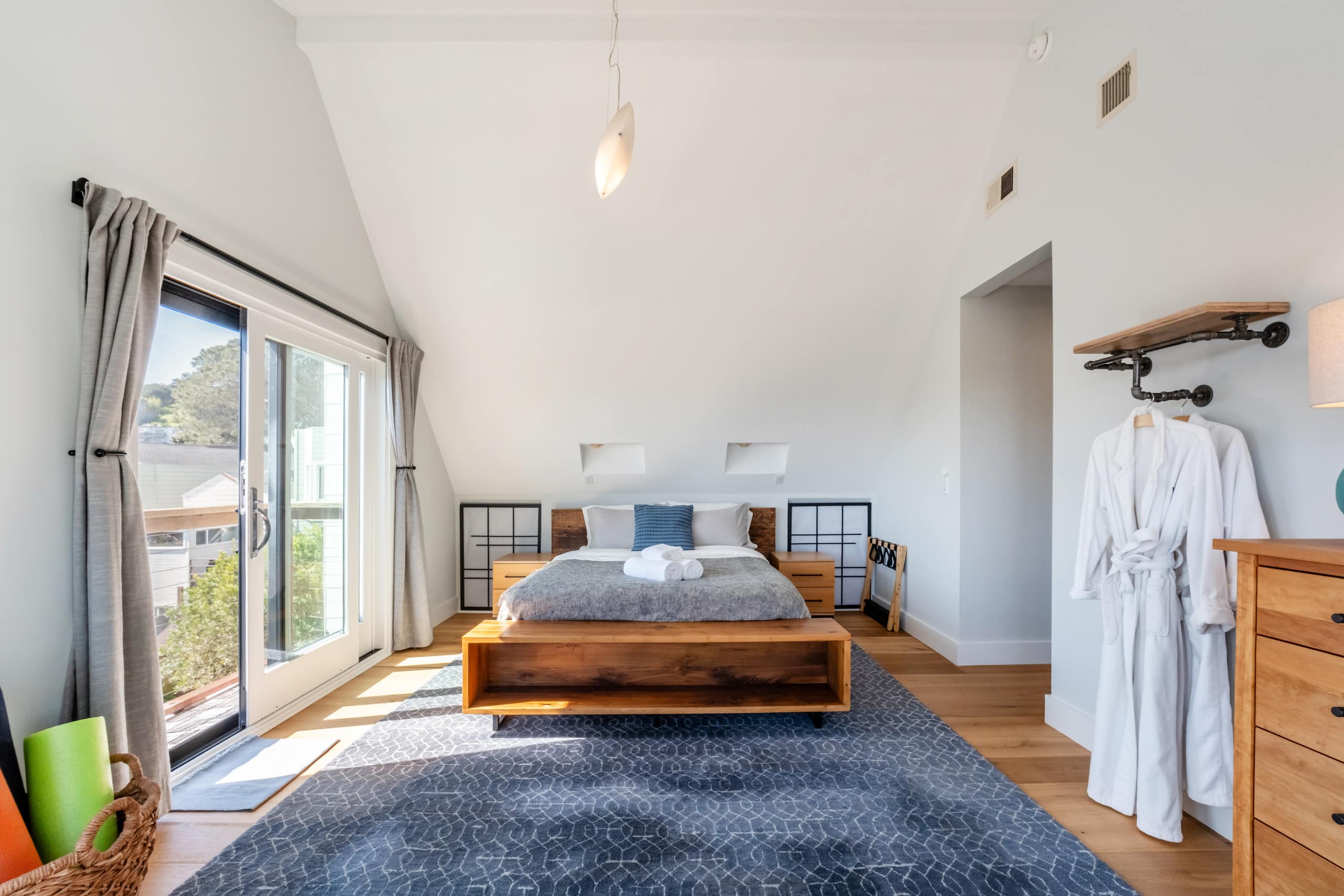 Home in San Francisco · ★5.0 · 3 bedrooms · 3 beds · 3 baths - Image 46