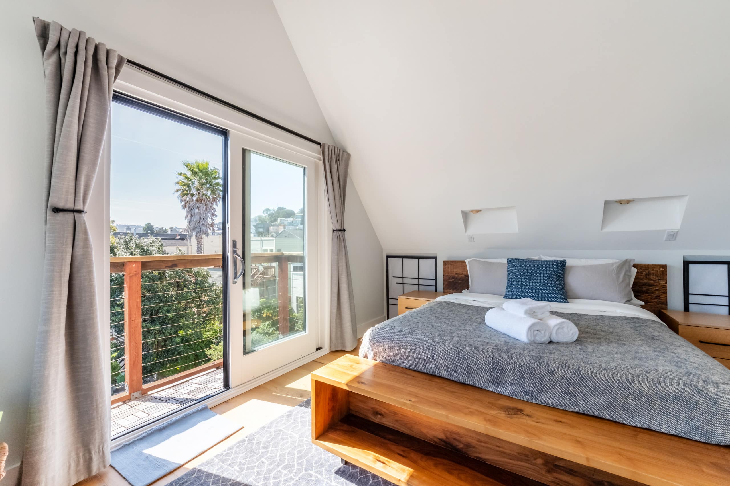 Home in San Francisco · ★5.0 · 3 bedrooms · 3 beds · 3 baths - Image 45