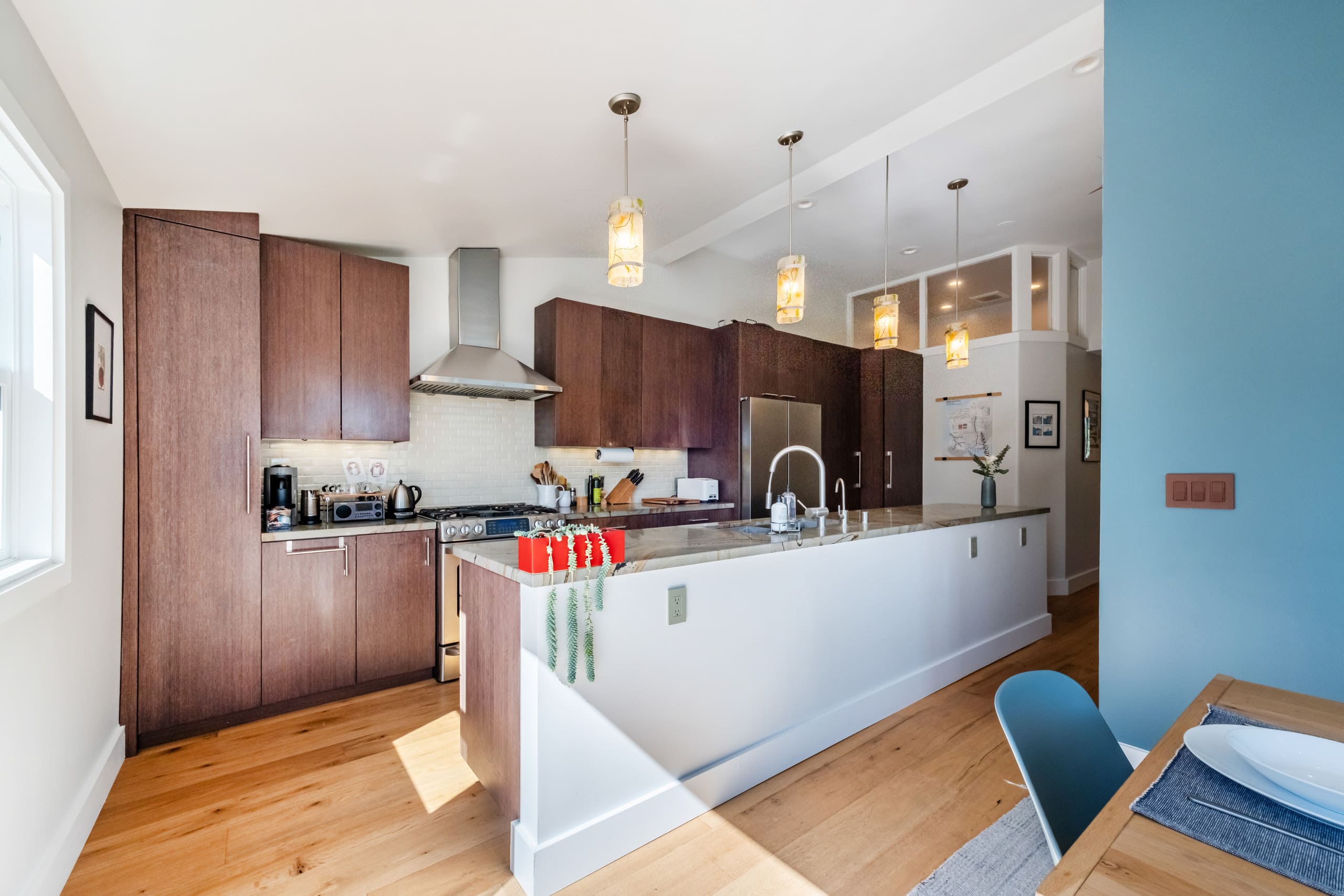 Home in San Francisco · ★5.0 · 3 bedrooms · 3 beds · 3 baths - Image 15