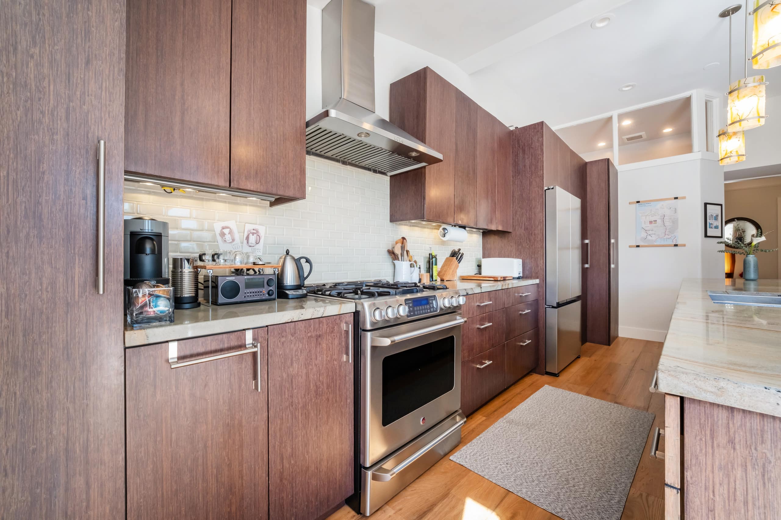 Home in San Francisco · ★5.0 · 3 bedrooms · 3 beds · 3 baths - Image 14