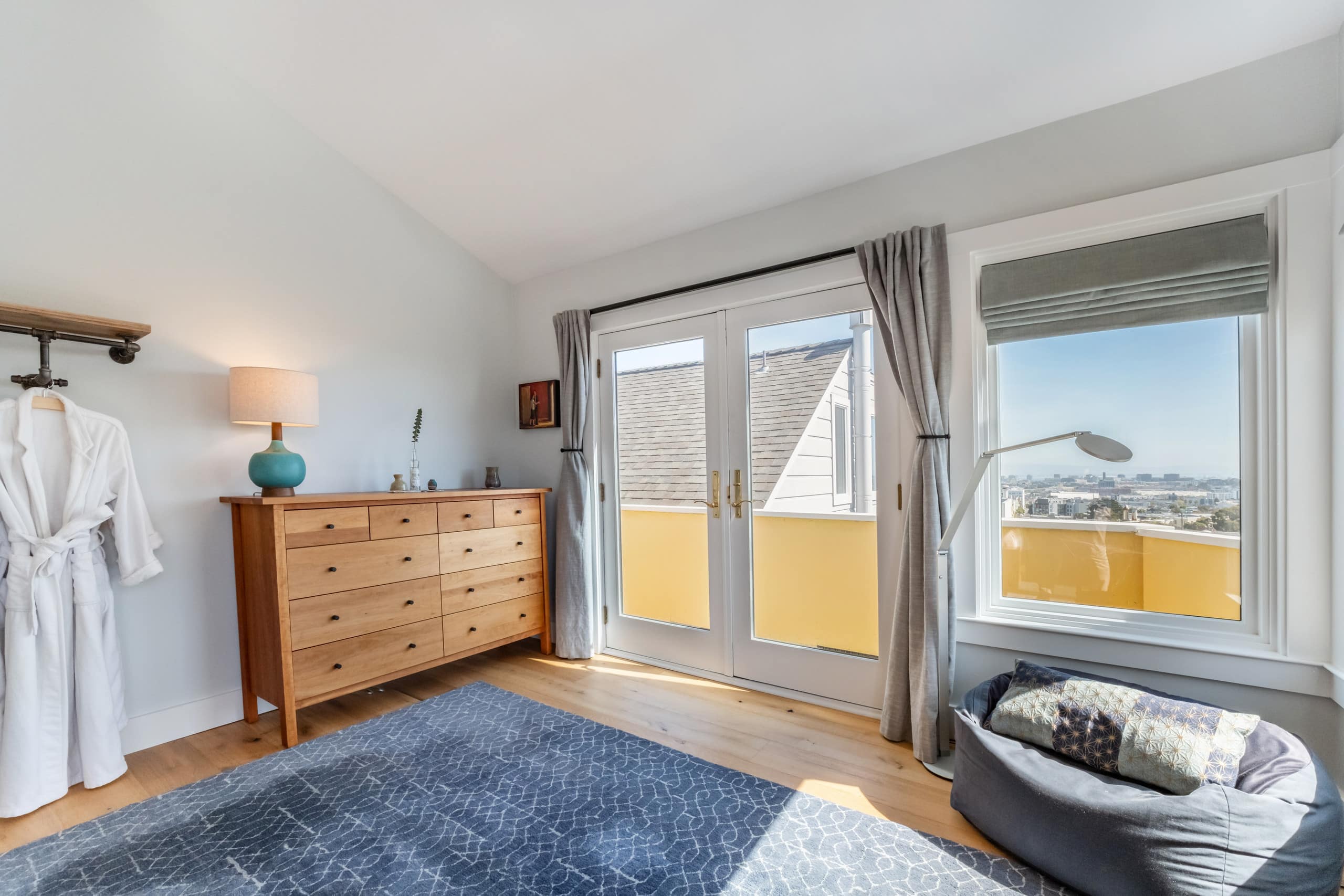 Home in San Francisco · ★5.0 · 3 bedrooms · 3 beds · 3 baths - Image 48