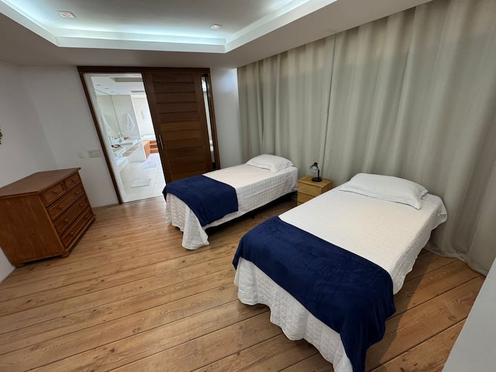 Celkovo 4 jednolôžka 