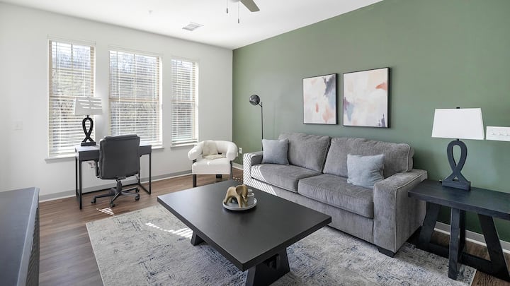 Landing | Stylish 1bd, Clubhouse, Yoga Studio - Hoover