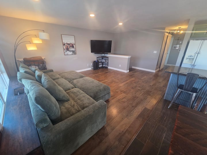 Cozy Nest In The Hills - Sturgis, SD