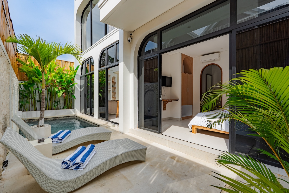 Villa in Canggu · 2 bedrooms · 2 beds · 2 private baths, Airbnb сравним