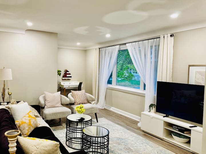 4 Bdr Lakeside Retreat | 3 Baths | Walk To Beach - Sarnia