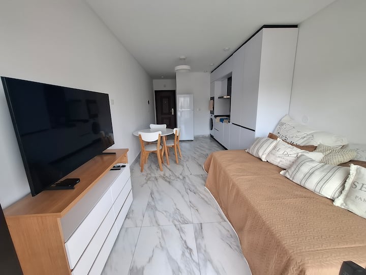 Minimalist studio in Flores