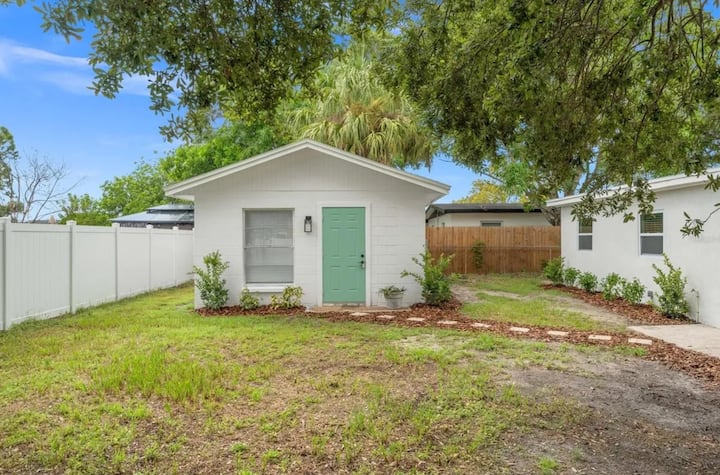 Coastal Cottage Studio | Private South Tampa - Tampa