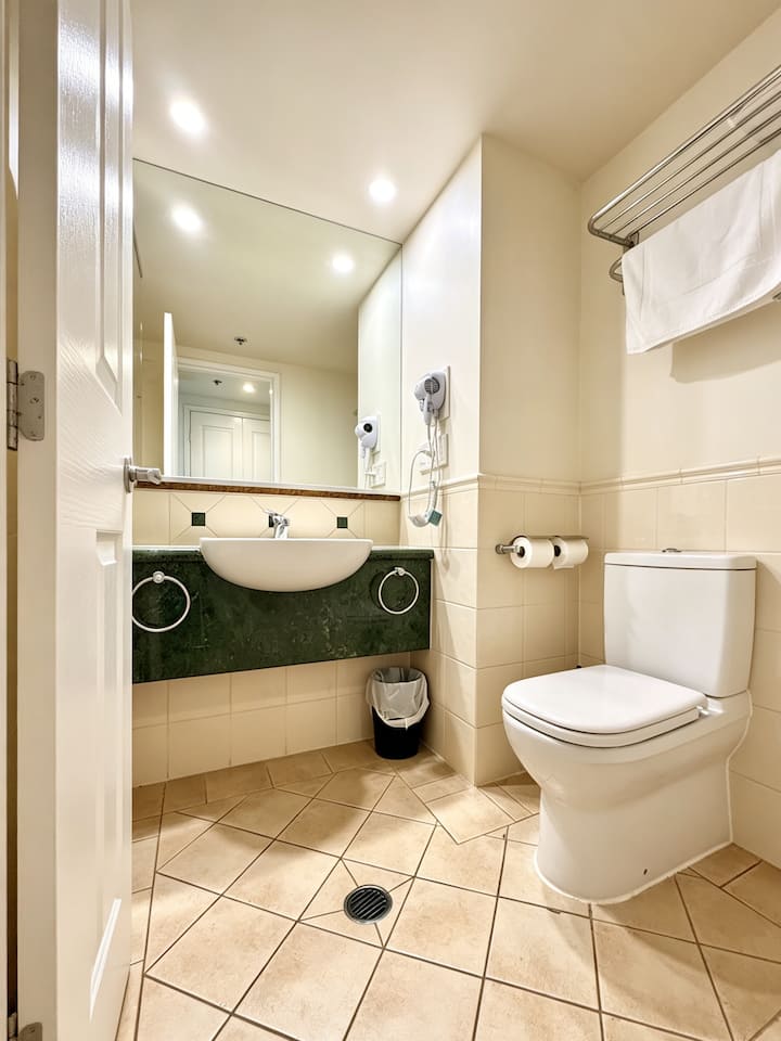 Hotel Room With 2 Beds, (13f)surfers Paradise (57) - Gold Coast