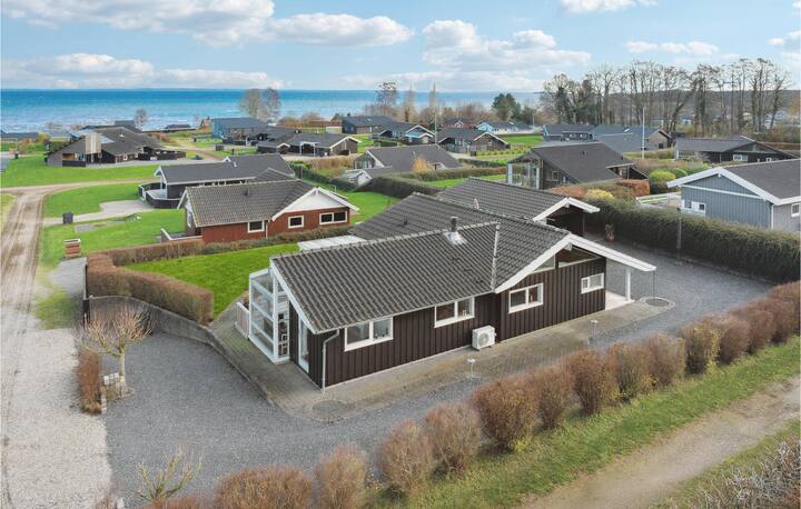 Nice Home In Sjølund With Wifi - 콜링