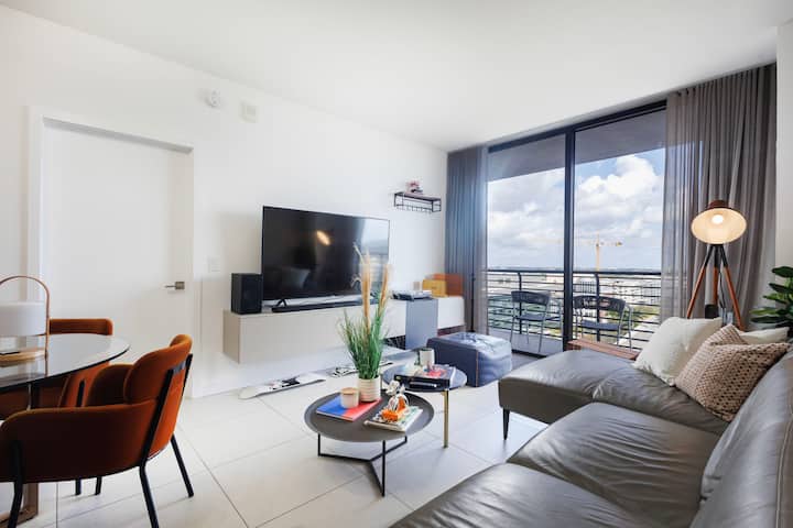 D1213a Stunning 2/2 Apt In The Heart Of Doral - Hialeah, FL