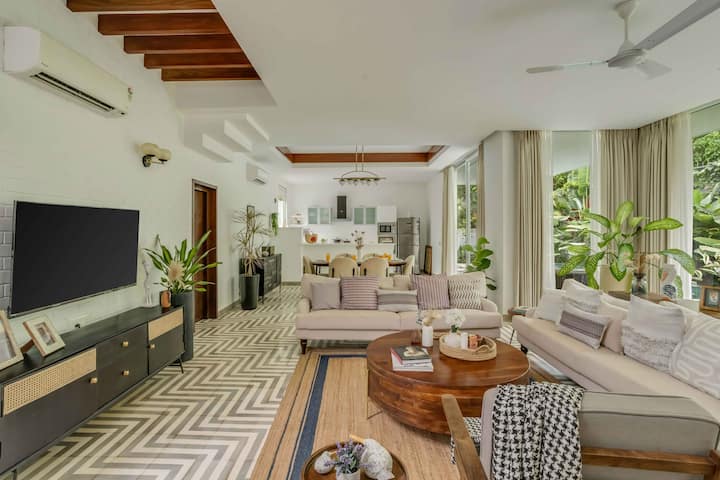 Living room image 1