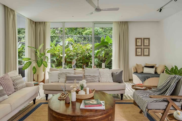 Living room image 7