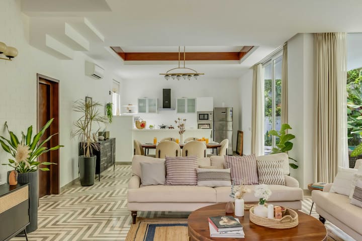 Living room image 3