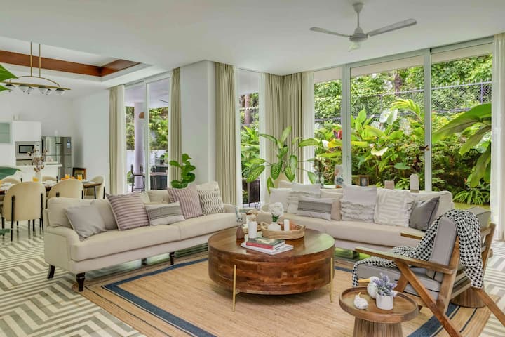 Living room image 4