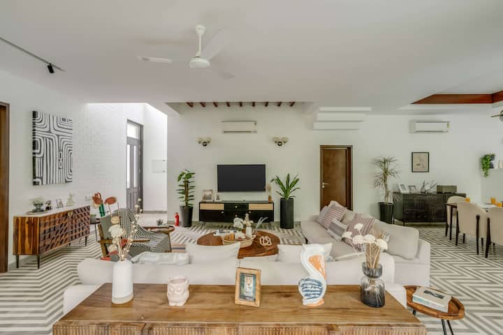 Living room image 5
