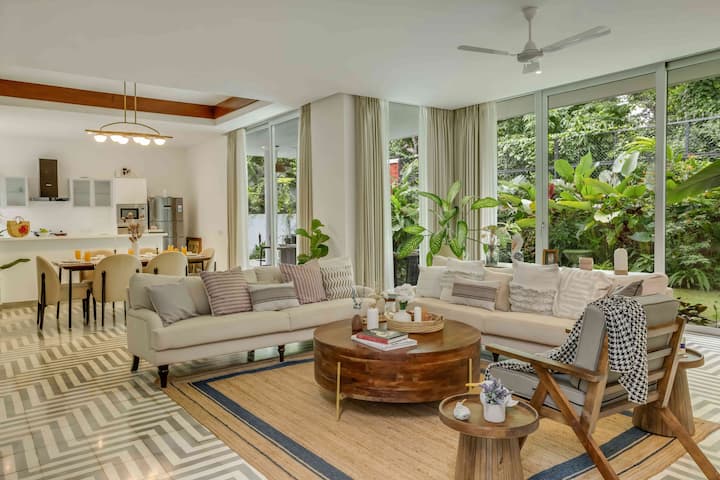 Living room image 11