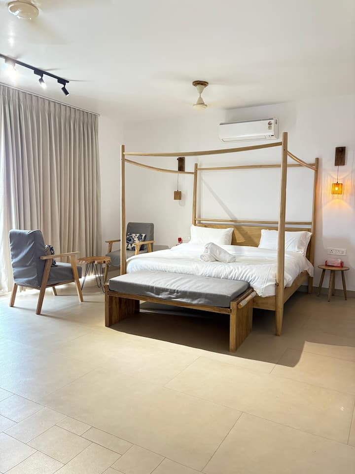Bedroom 1 image 3