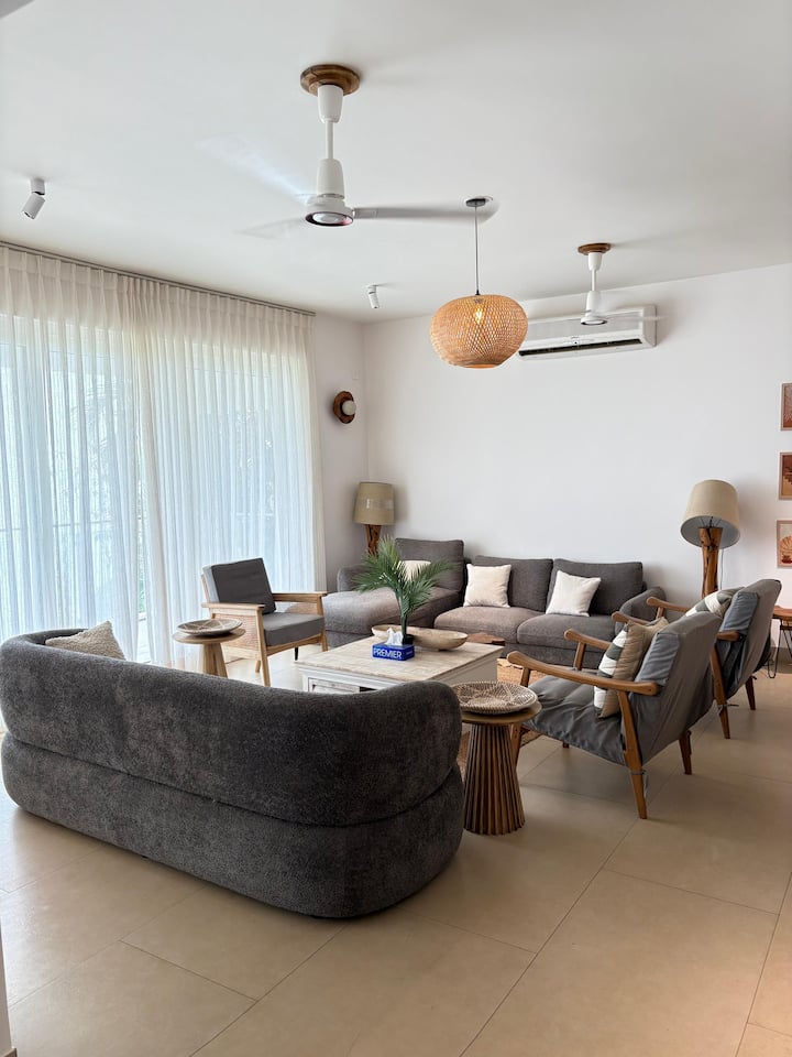 Living room image 2