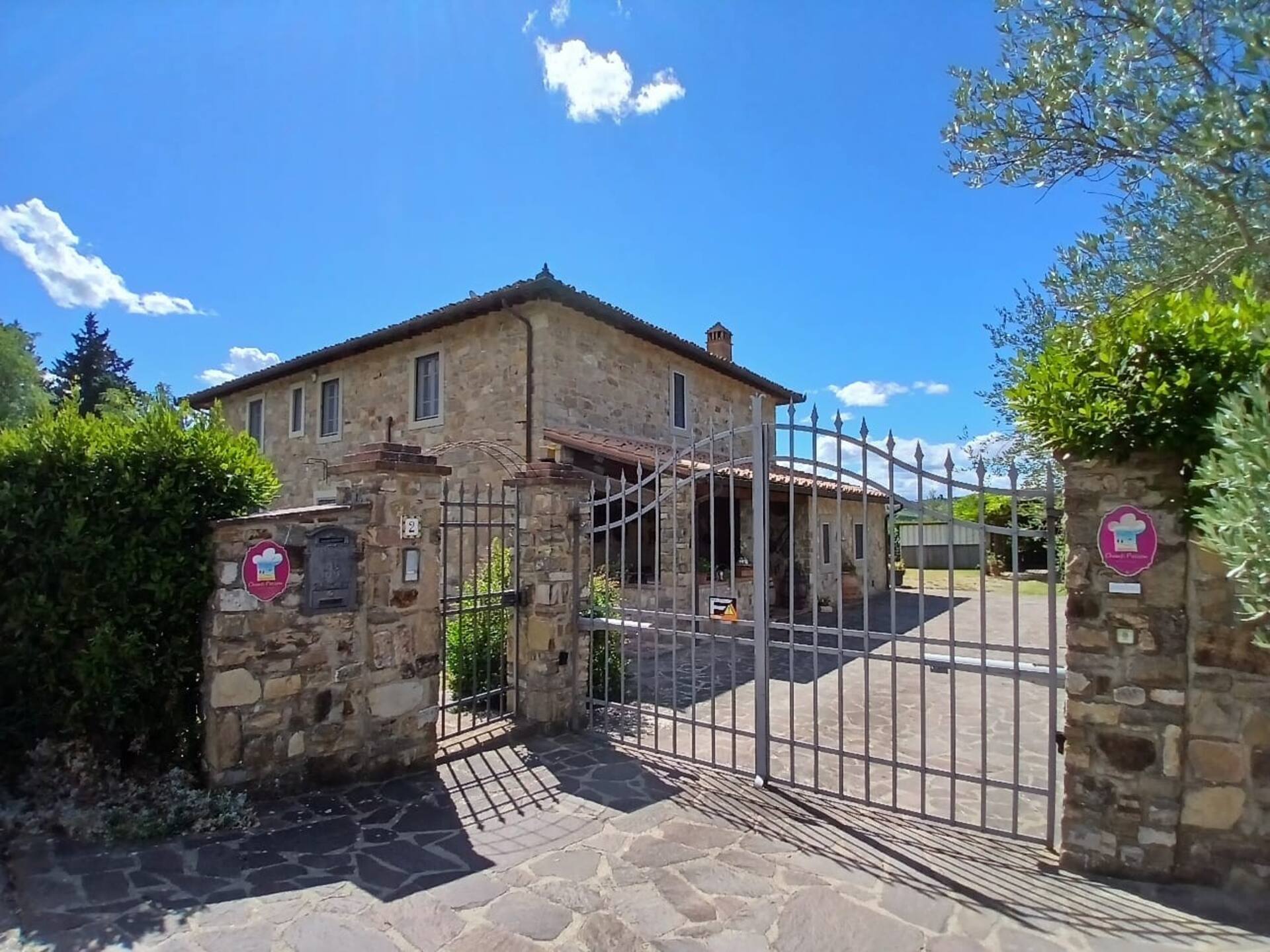 Votre maison panoramique en Toscane entre vignes et oliveraies.