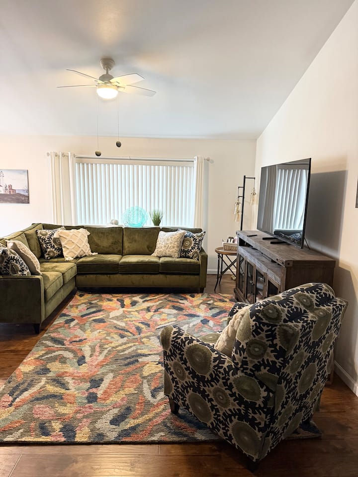 Exploding Whale Coastal Retreat | Dunes • Garage - Florence, OR