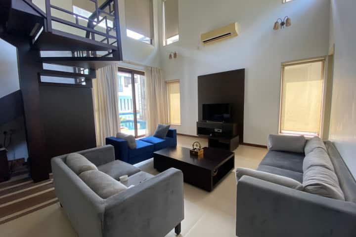 Living room image 1