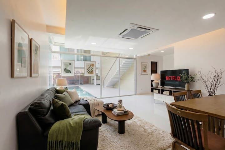 7br Lux Villa @ Downtown Bkk | Pool, Garden, Games - Bangkok