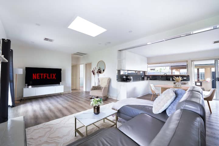 5br Miranda Entertainer W/ Spa•sauna•gym Sleeps 12 - Sydney