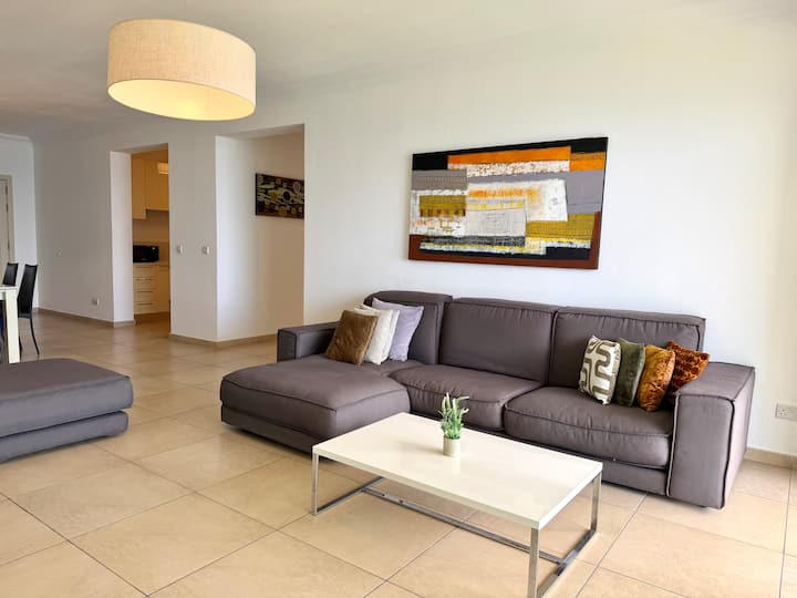 Modern Seafront 2br W/pool By Arcocollection - La Valeta