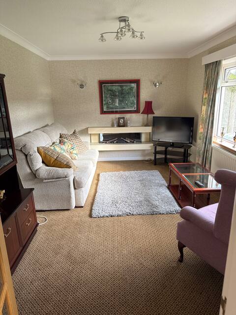 Successful Airbnb property: Very Private Bungalow, with gated access in Rochdale