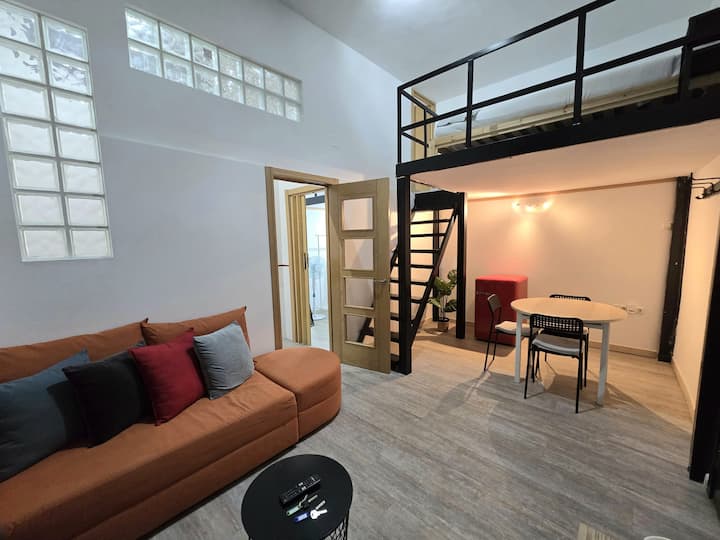 Estudio Bohemio En Lavapiés A Pasos Del Rastro - Madrid