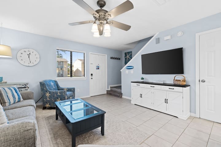 Walk To Beach, 11 Pools, Park At Door, Central Pcb - Panama City Beach, FL