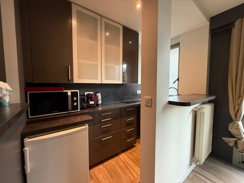 Successful Airbnb property: Studio with terrace – Neuilly, luxury building in Neuilly Sur Seine