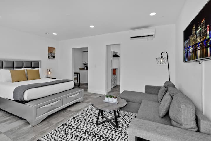 Charming Studio 2 Blocks From The Beach - Unit #6 - Hollywood, FL