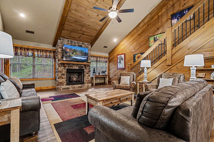 Ivie Holler Cozy 3-bed Mountain Chalet With Game - Gatlinburg, TN