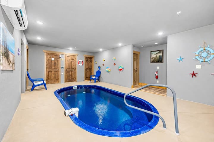 Fireside Retreat Luxury 6br Chalet , Indoor Pool, - Gatlinburg, TN