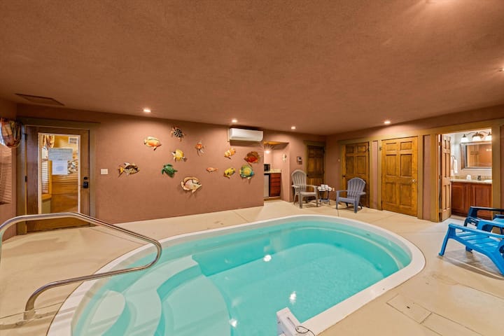 Splash Mansion Luxe 4br Chalet W/ Indoor Pool, T - Gatlinburg, TN