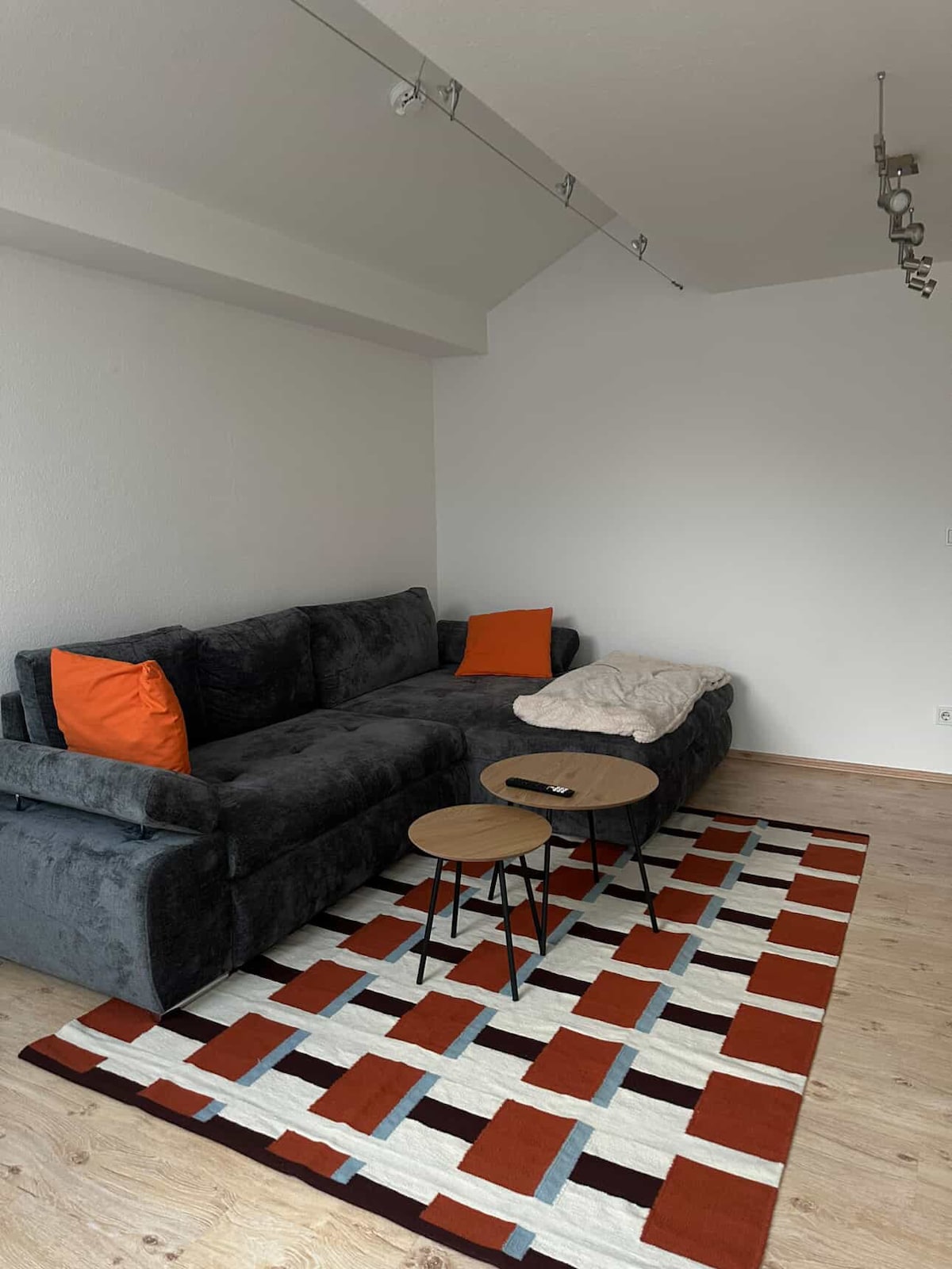 Erfolgreiche Airbnb-Immobilie: Bright, modern apartment in downtown in Greifswald