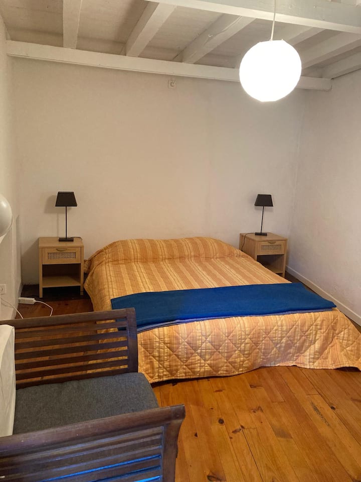 La chambre.