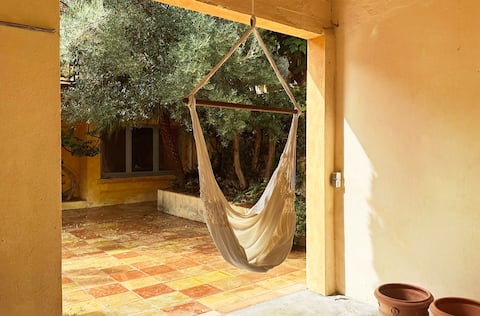 Airbnb performant: Beautiful artist's house in a green setting à Amidonniers / Compans Caffarelli / Brouardel