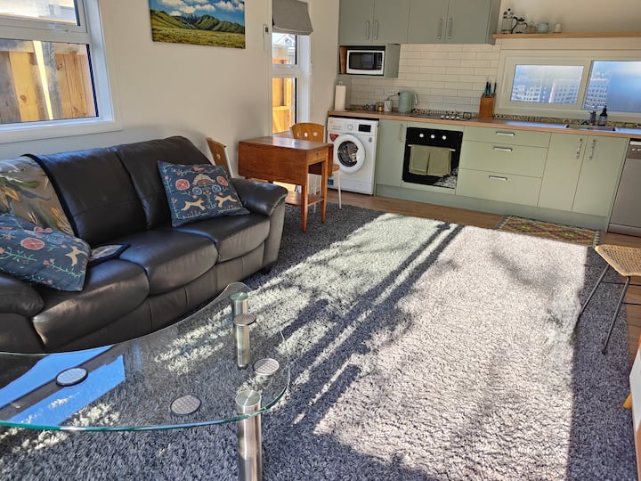 Stylish Otaki Garden Retreat - Manakau