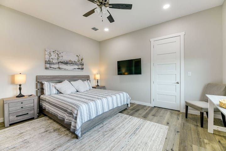 ตั้งอยู่บนชั้น 2