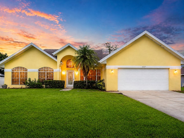 Cozy Home With A Pool - Port St. Lucie, FL