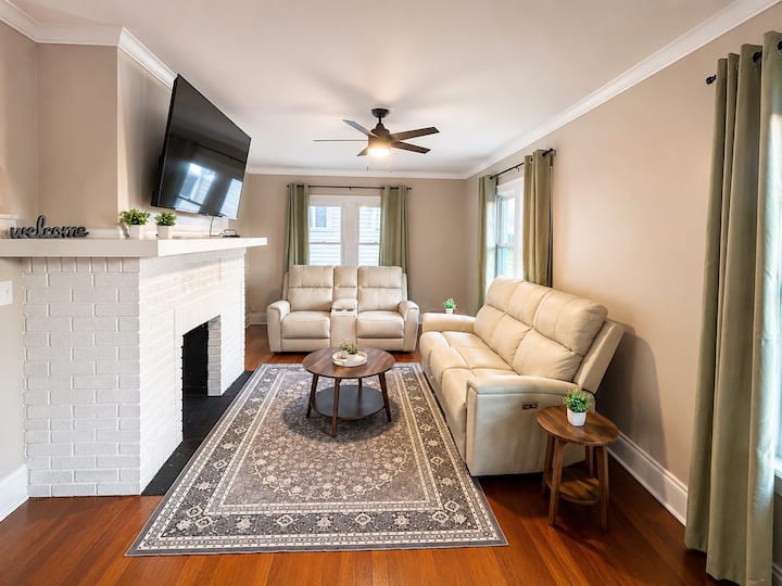 4br Lakewood Home | Entire Duplex | Sleeps 10 - Cleveland, OH
