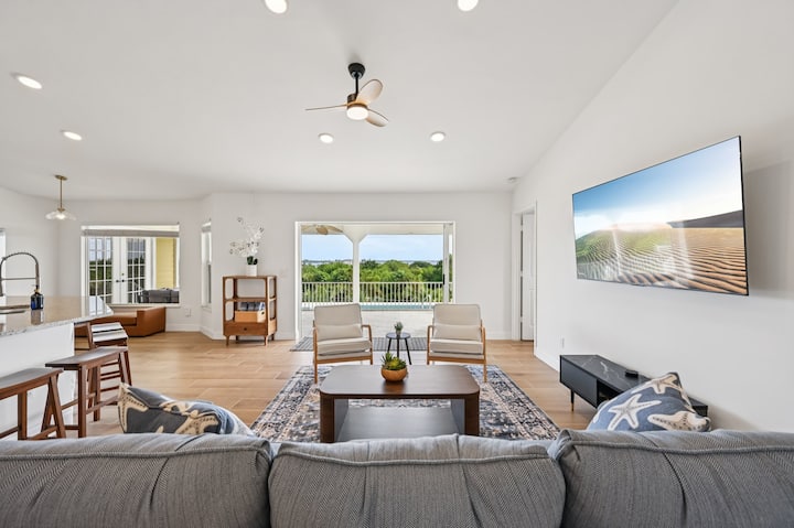 Hilltop Heated Pool Home | Water View | Near Beach - Jensen Beach, FL