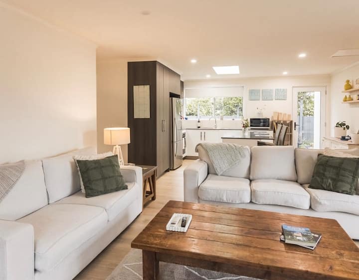 The Riverside Suite - Devonport