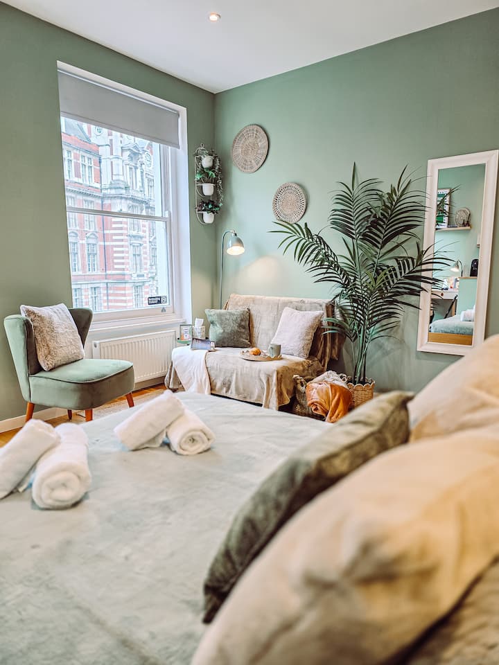 Stylish Studio By Kensington Olympia, Fast Wi-fi - Earls Court
