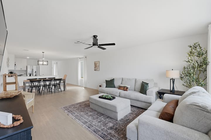 Fam & Friends! Gameroom/fire Pit/hottub+comm Pool - New Braunfels, TX