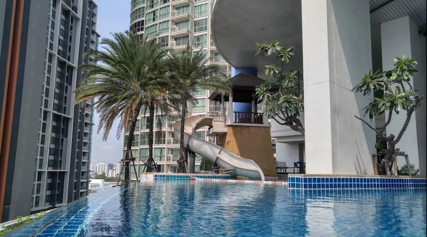 Bangkok Bliss | High-Floor 1BD | Pool | BTS 2 Min